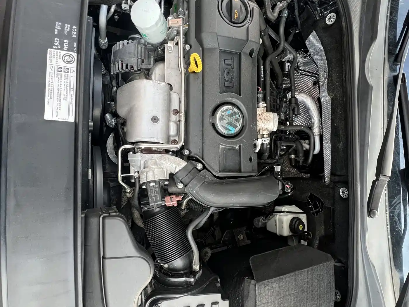 Volkswagen Passat 2014 1.4TSI Manual Luxury Edition фото 20