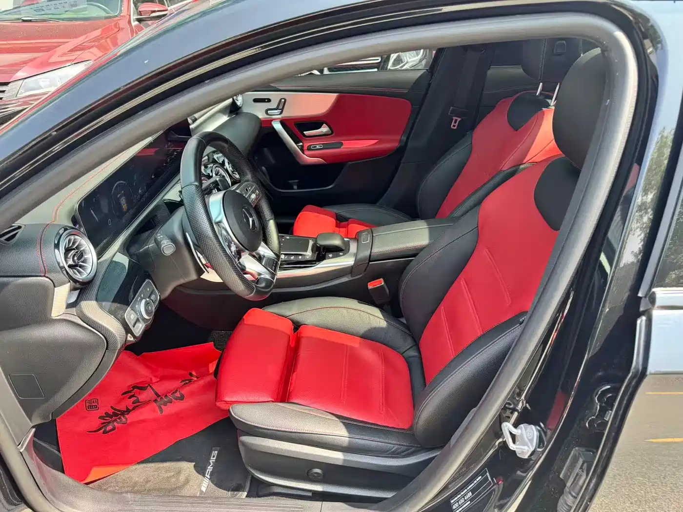 Mercedes-Benz A-Class AMG 2022 Model AMG A 35 L 4MATIC Blazing Night Special Edition фото 10