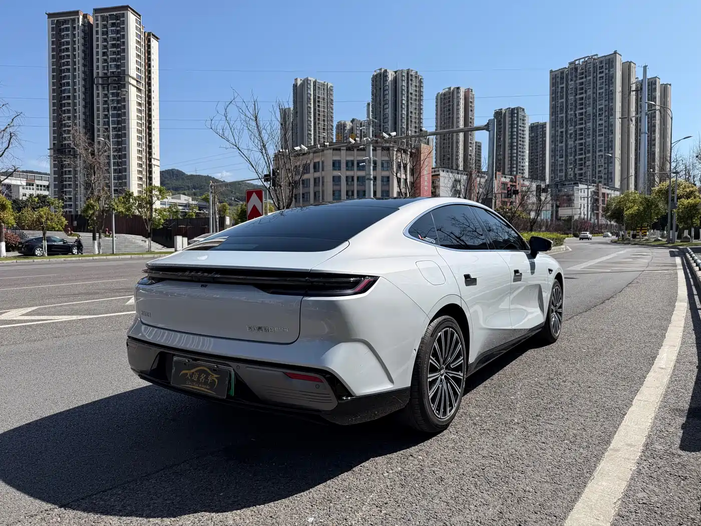 GEELY GALAXY GALAXY SPARKLE 8