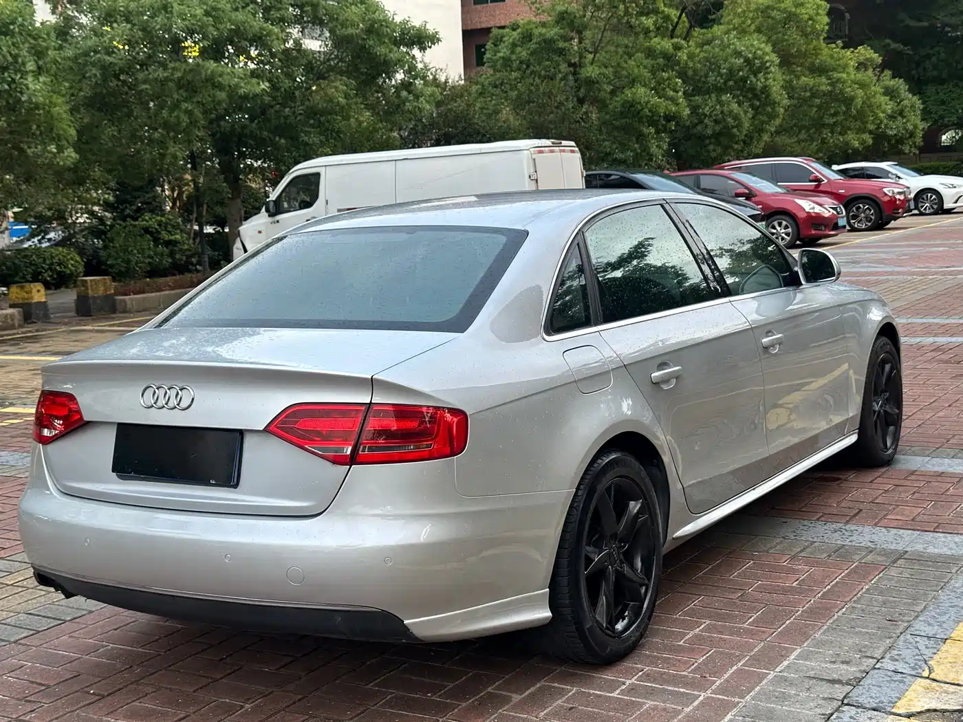 Audi A4L 2010 2.0 TFSI Comfort фото 8