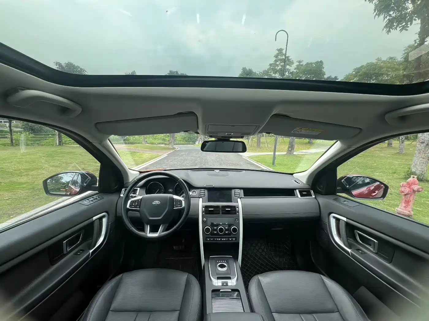 Land Rover Discovery Sport 2018 240PS SE Edition фото 4