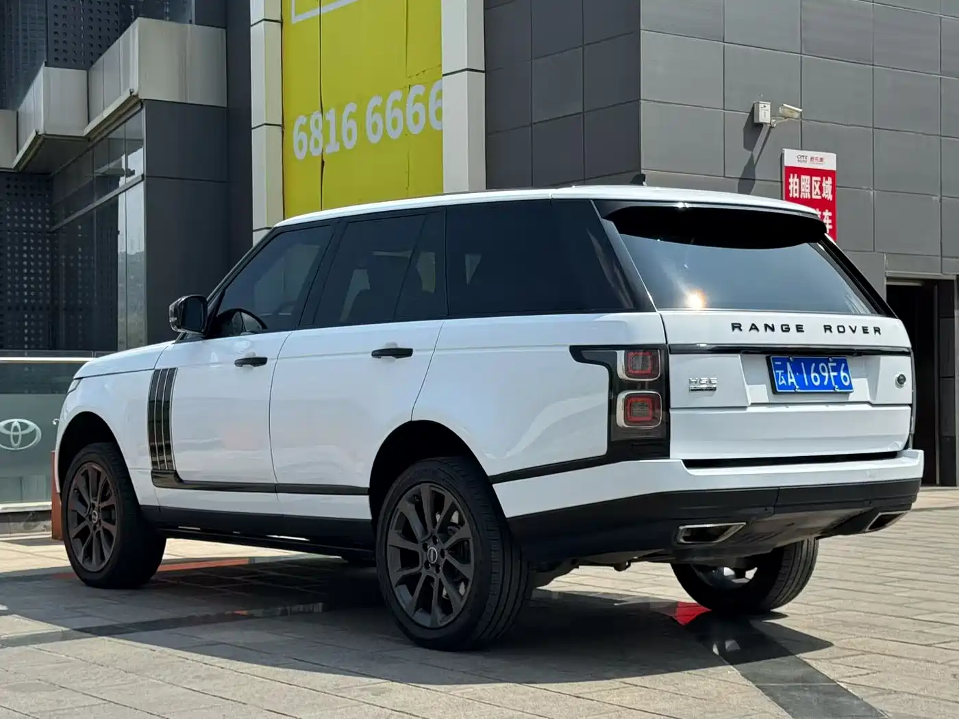 Land Rover Range Rover 2016 3.0 SC V6 Vogue фото 9