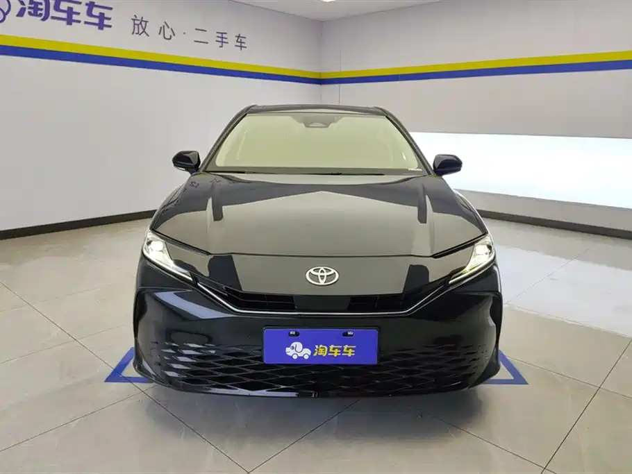 Toyota Camry 2024 Hybrid 2.0HE Elite Edition фото 2