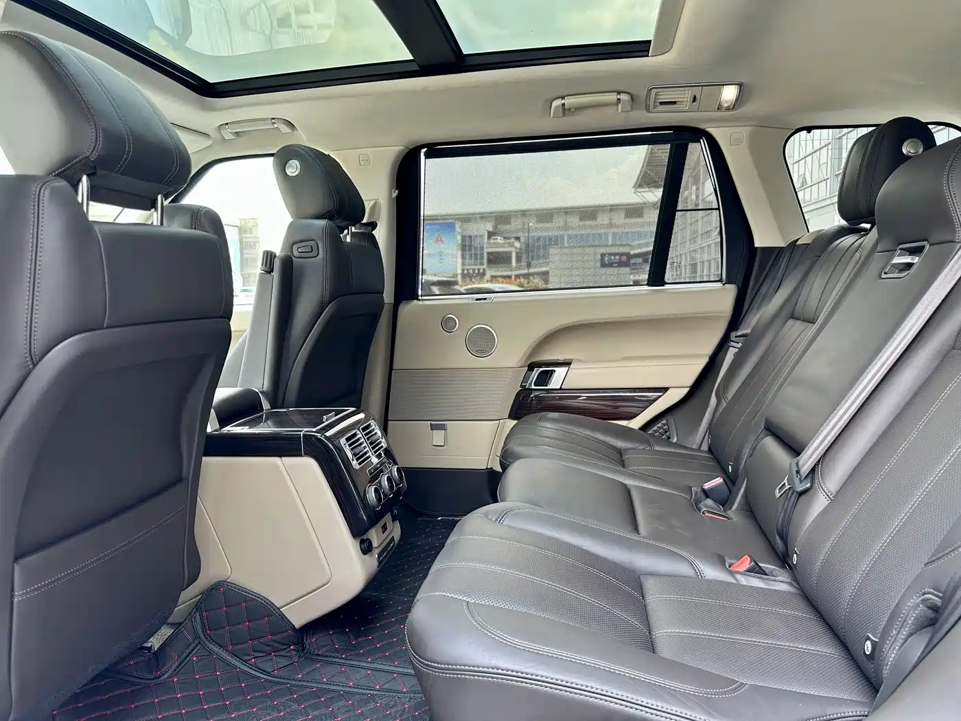 Land Rover Range Rover 2015 3.0 SC V6 Vogue SE Genesis Extended Edition фото 8