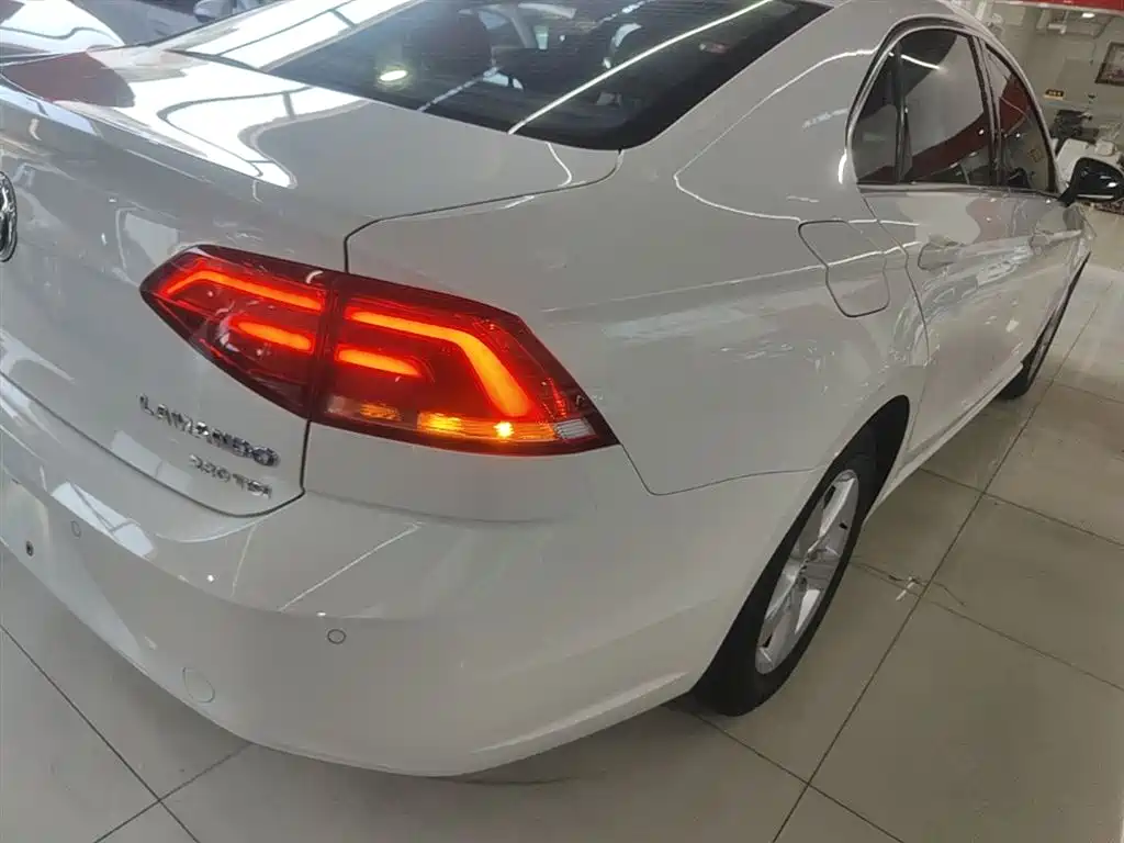 Volkswagen Lamando 2017 230TSI DSG Trend Edition фото 8