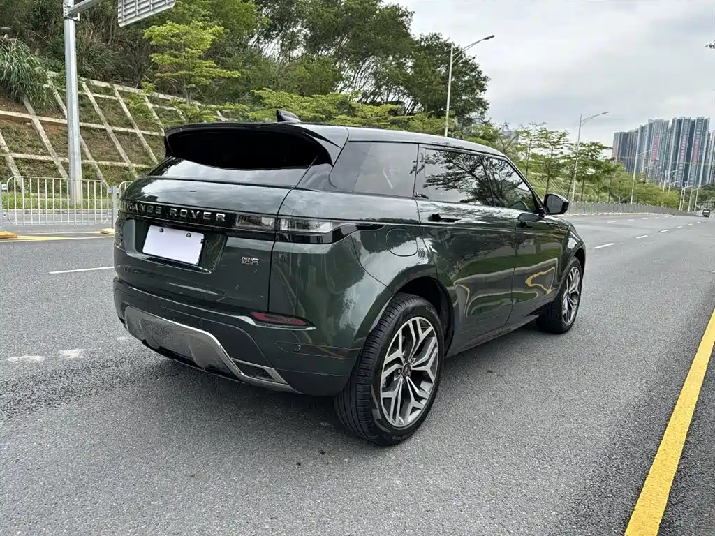 Land Rover Range Rover Evoque 2023 Range Rover Evoque L 249PS Luxury Edition фото 6