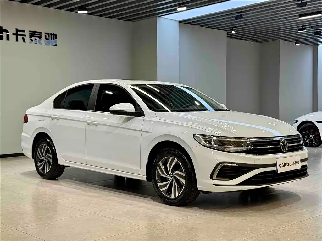 Volkswagen Bora 2025 Facelift 200TSI DSG Navigation Edition фото 2