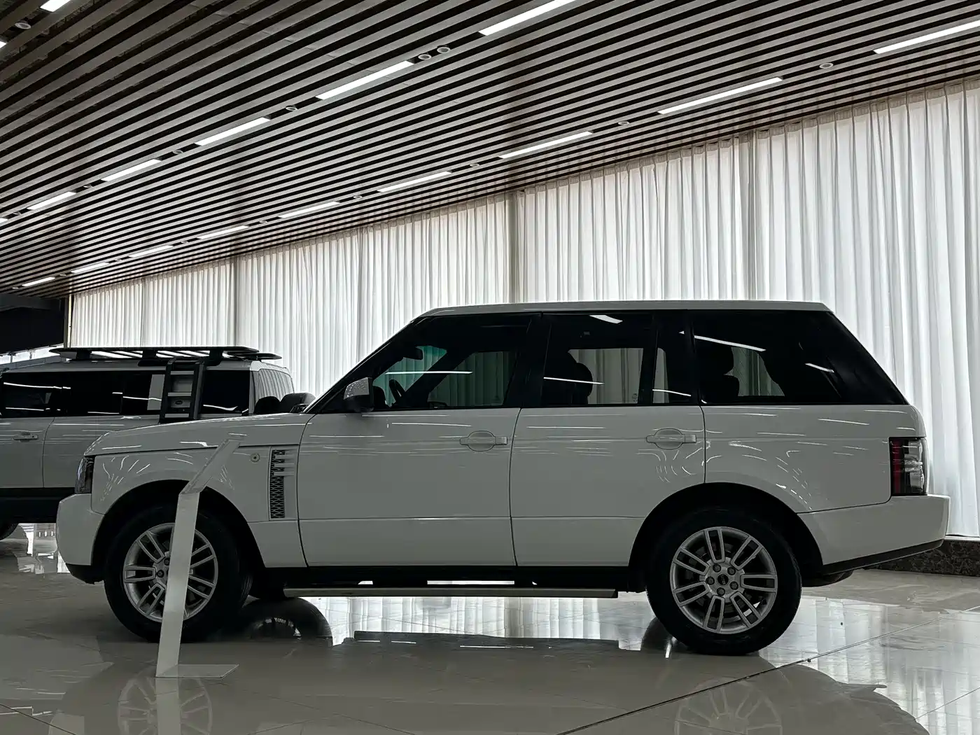Land Rover Range Rover 2012 5.0 NA V8 фото 6