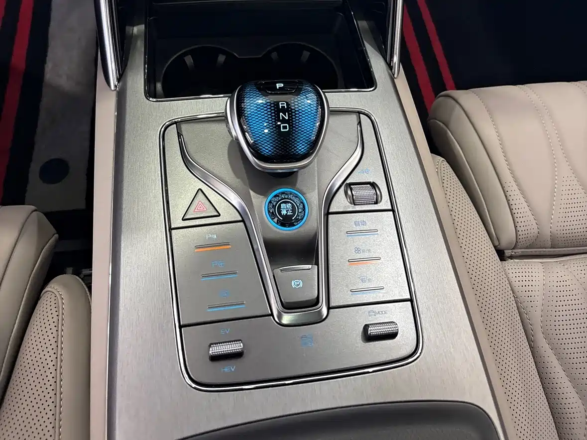 BYD Tang New Energy 2025 Smart Driving Edition DM-i 115KM Flagship фото 14