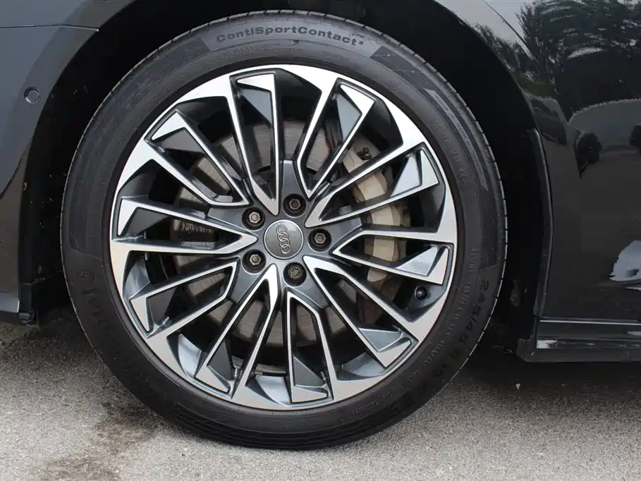 Audi A6L New Energy 2020 55 TFSI e quattro фото 12