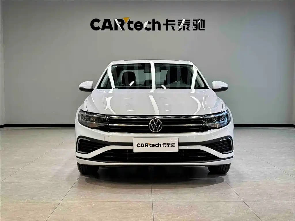 Volkswagen Bora 2025 Facelift 200TSI DSG Navigation Edition фото 3