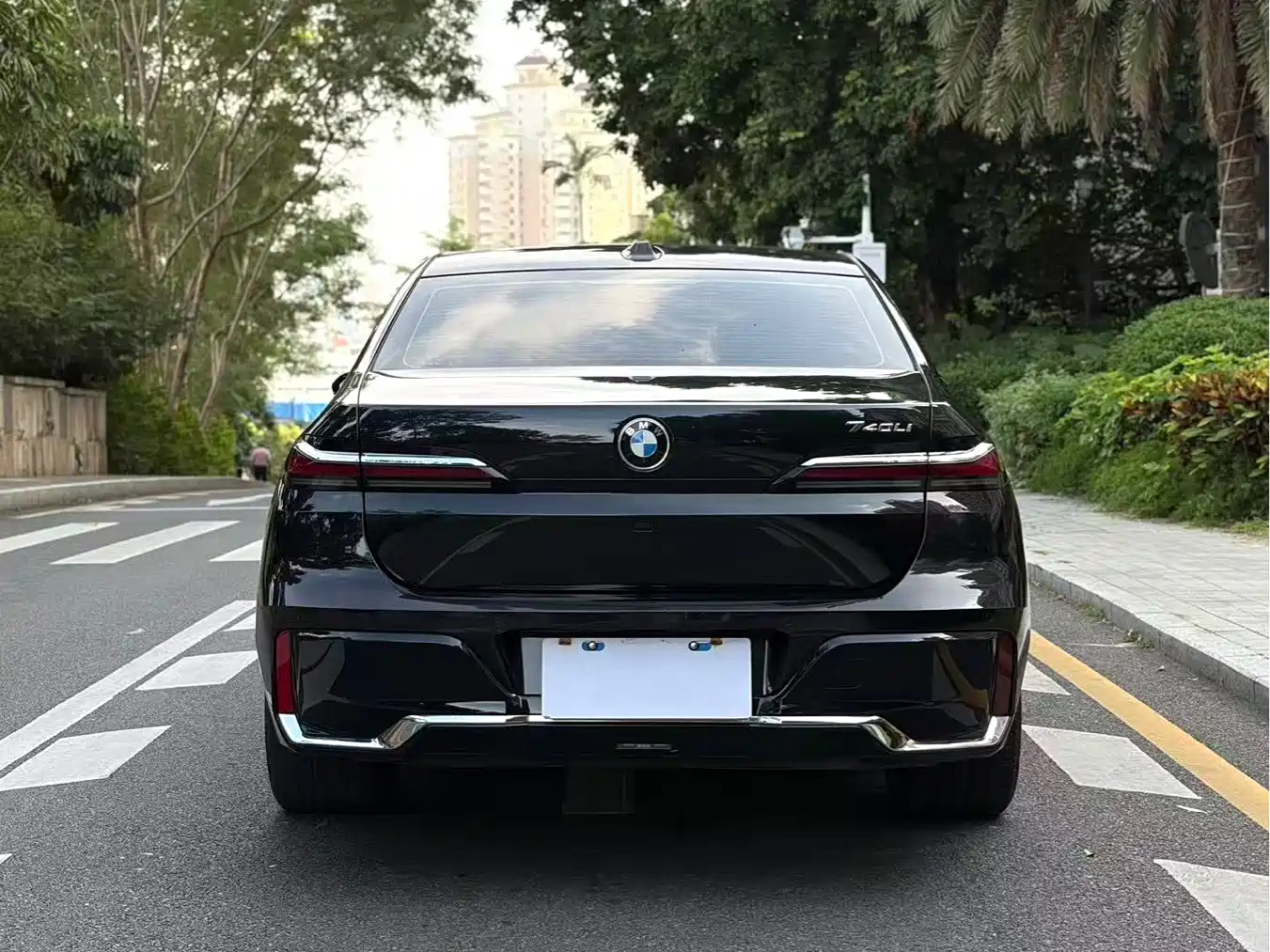 BMW 7-SERIES