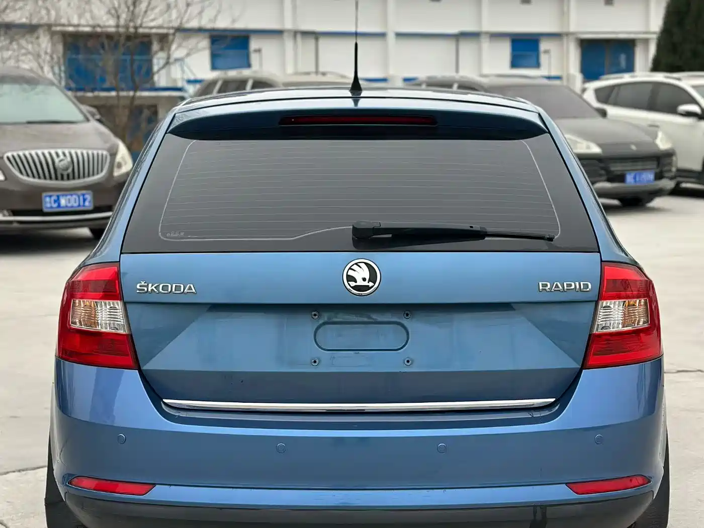 Škoda Skoda Rapid Spaceback 2016 Facelift 1.6L Automatic Forward Edition фото 4