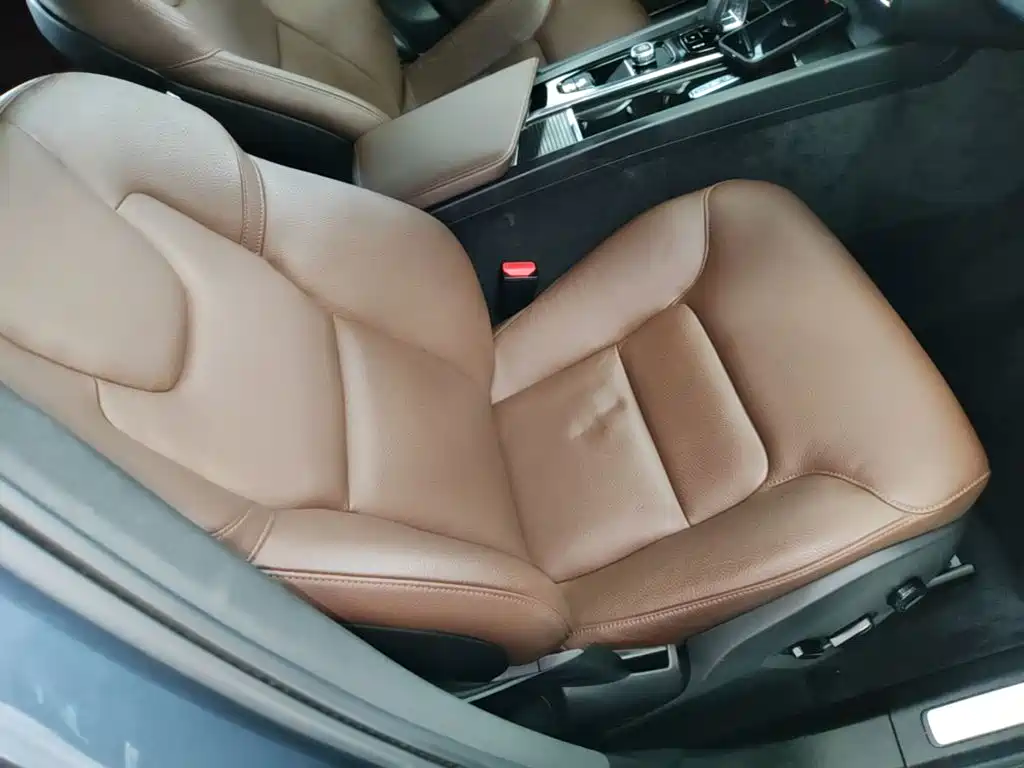 Фото 25 - Volvo XC60