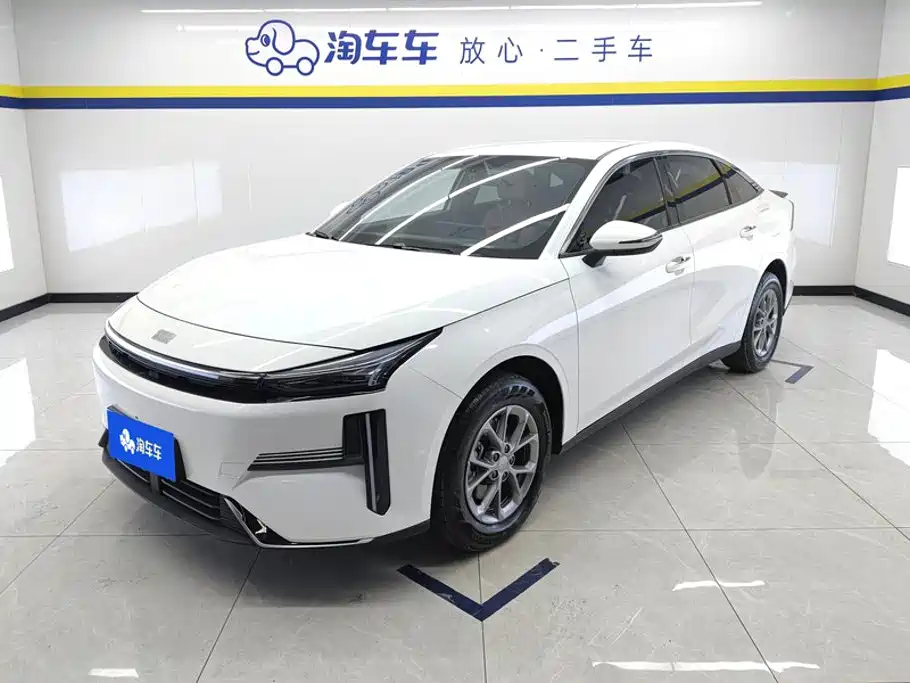Geely Galaxy Galaxy L6 2025 — пригон из Китая