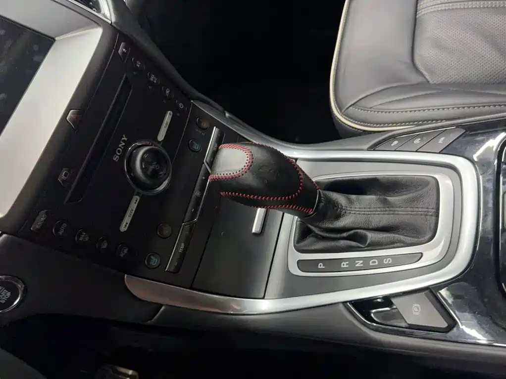 Фото 15 - Ford Edge
