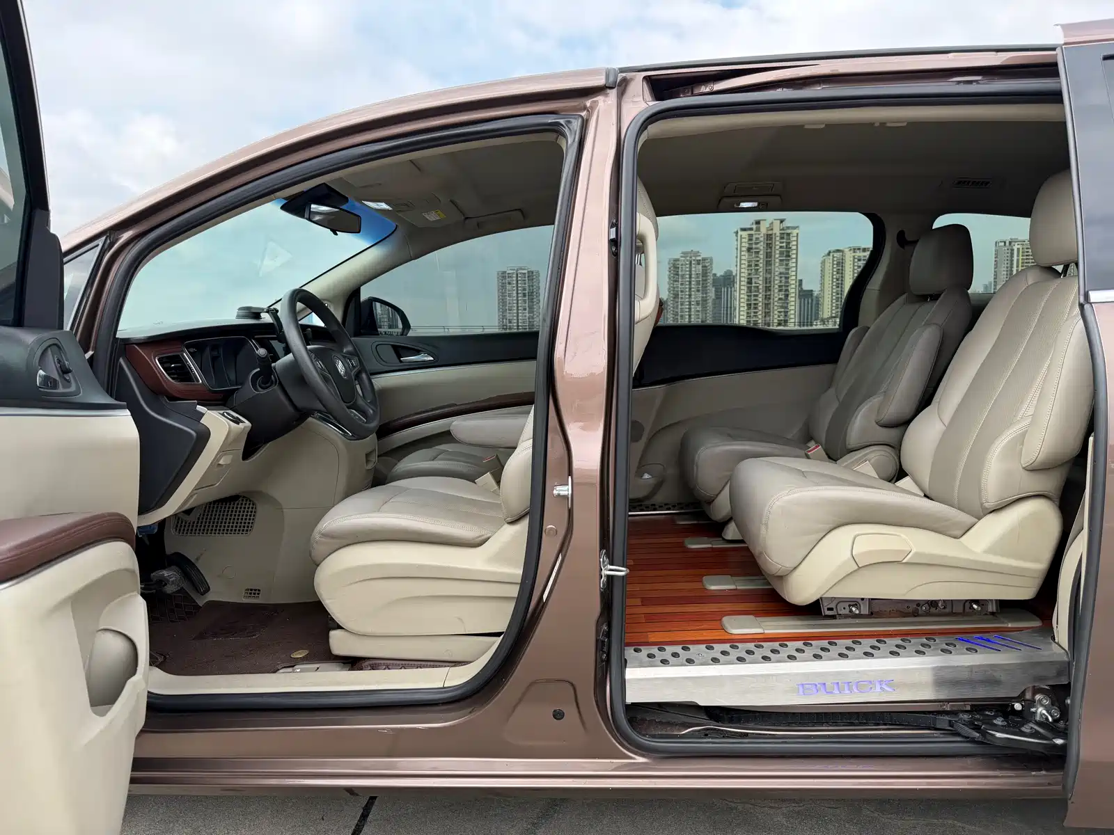 Фото 12 - Buick GL8