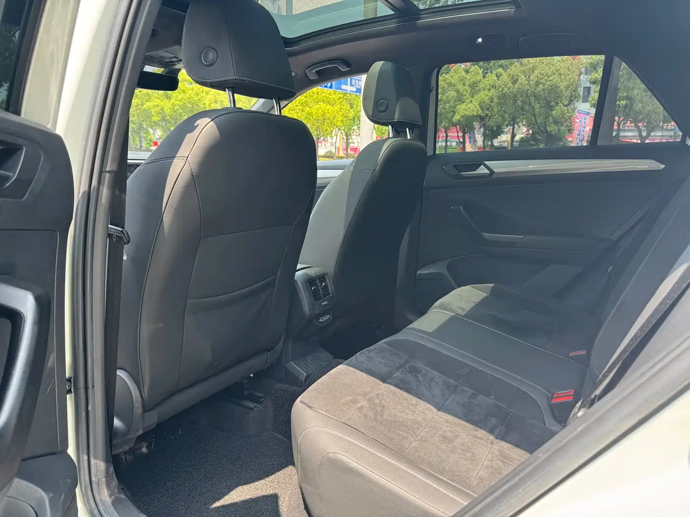 Volkswagen T-ROC 2022 280TSI DSG 2WD R-Line Pro PLUS фото 8