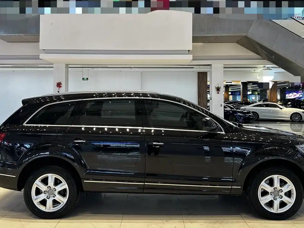 Фото 7 - Audi Q7