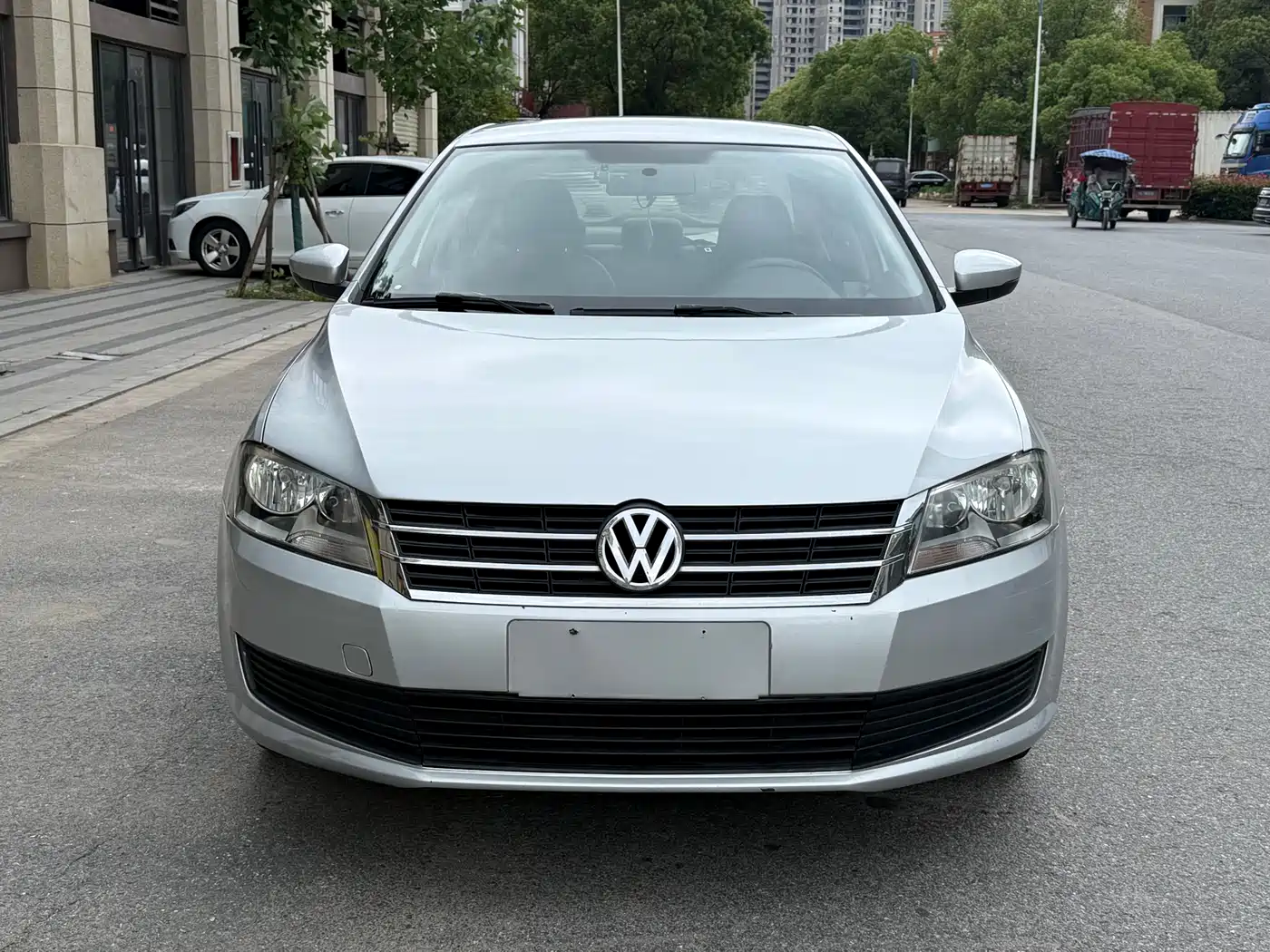 Volkswagen Lavida 2013 Facelift Classic 1.6L Automatic Trend фото 2