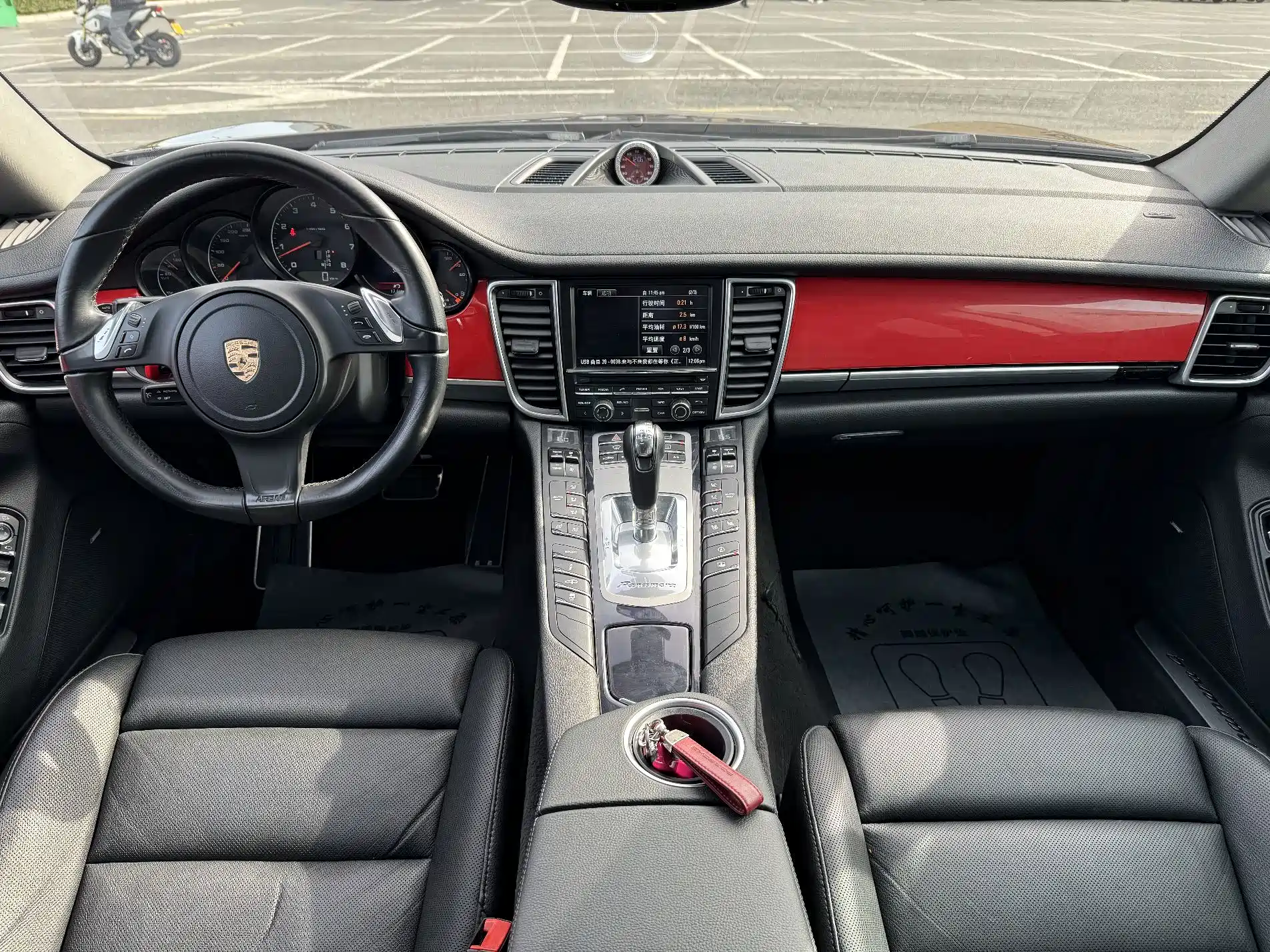 Фото 5 - Porsche Panamera