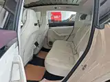Photo 17 - Zhijie Luxeed R7