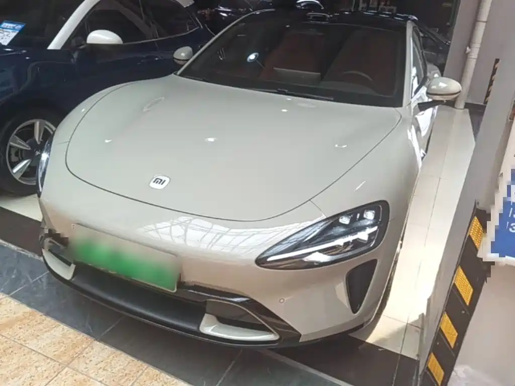 Xiaomi SU7 2024
