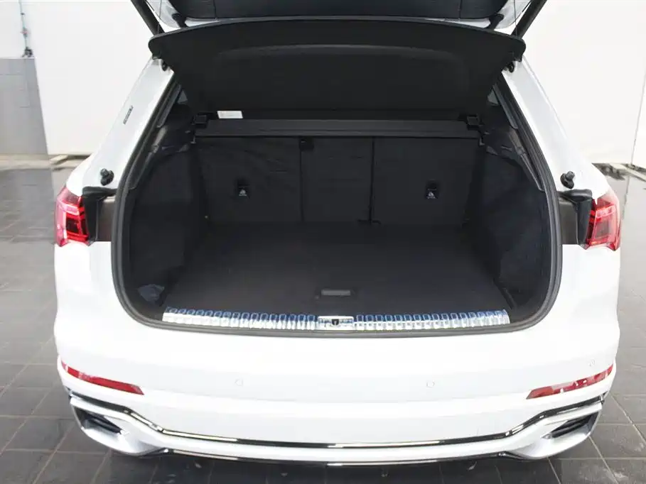 Audi Q3 2024 40 TFSI Fashion Sport фото 7