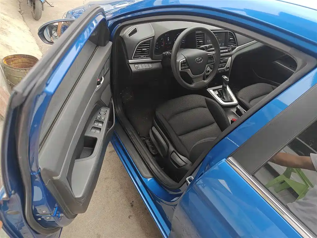 Hyundai Elantra 2016 Model 1.6L Automatic Smart Elite фото 16