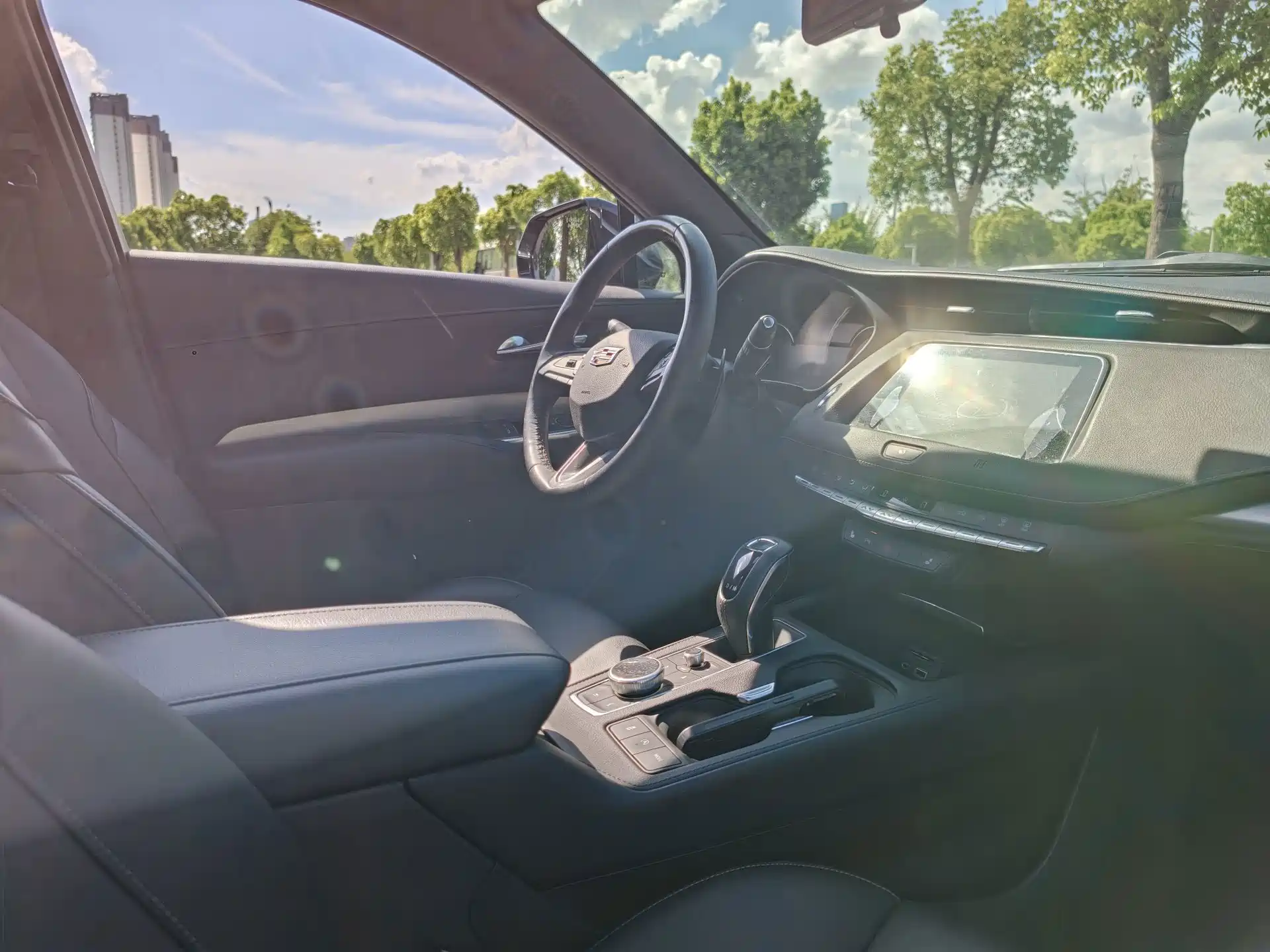 Photo 15 - Cadillac XT4