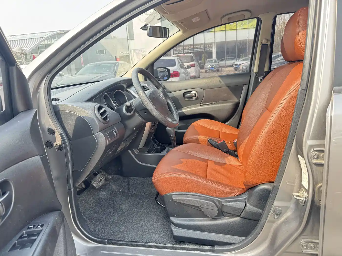 Nissan Livina 2015 2015 1.6XE CVT Comfort Edition