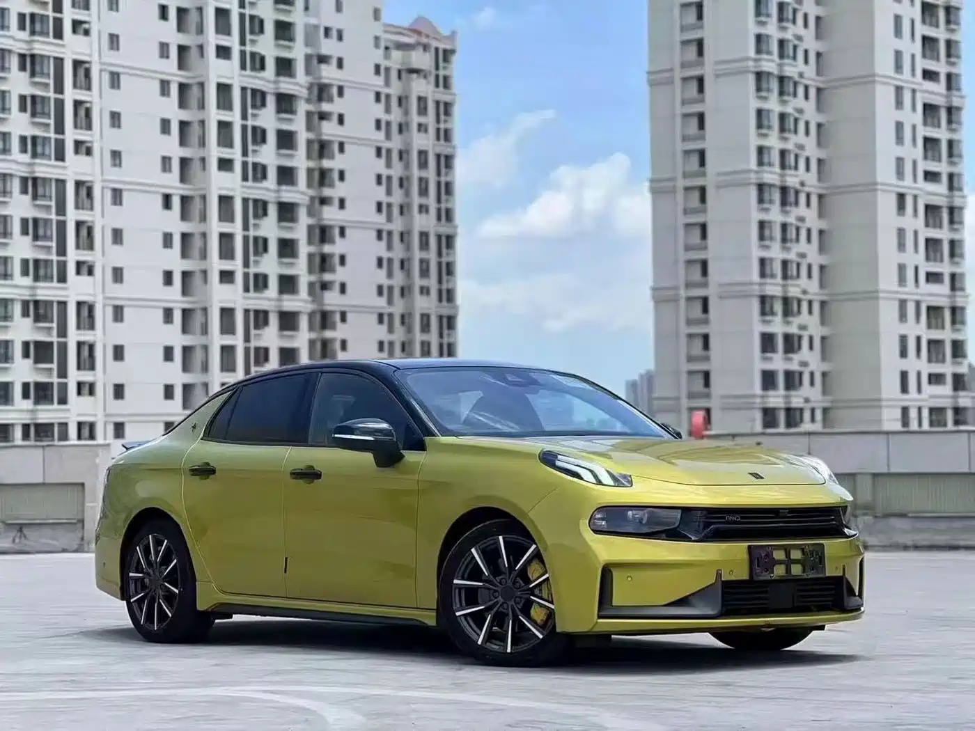 Lynk & Co 03 2021 03+ 2.0TD Auto Wind Rider Edition фото 3