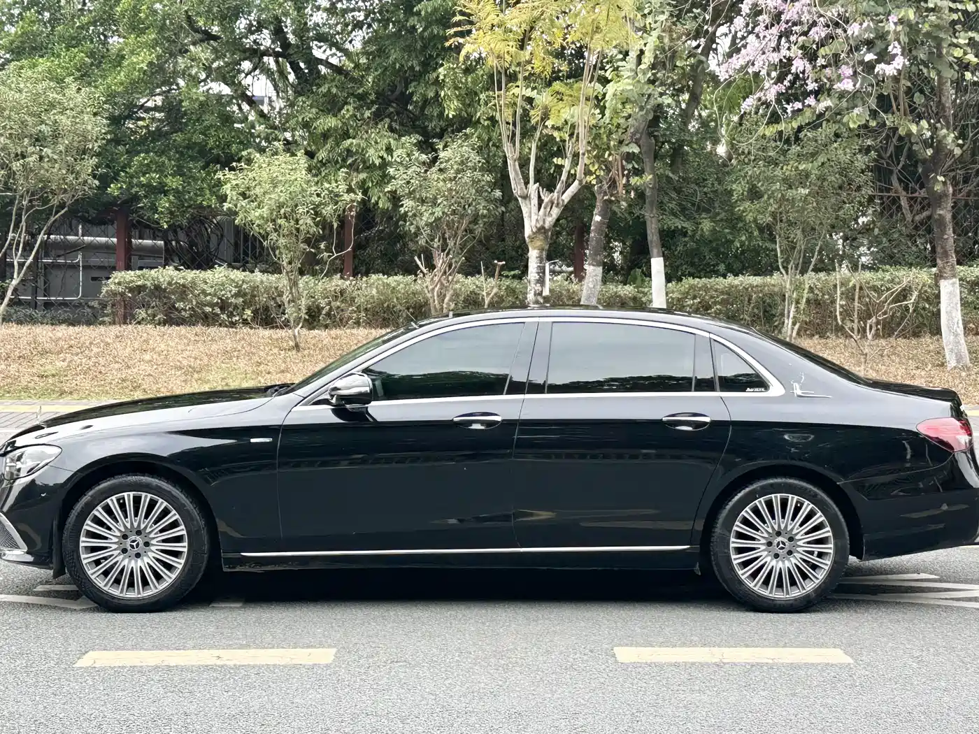 Mercedes-Benz E-Class 2022 E 300 L Luxury фото 4