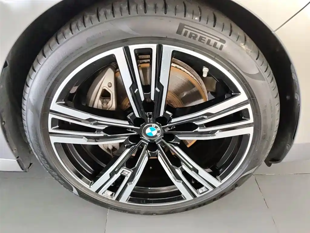 BMW 7 Series 2023 Model 740Li Leading M Sport Package фото 14