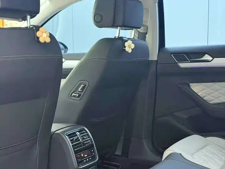 Volkswagen Magotan 2023 Model 2 Million Commemorative Edition 330TSI DSG Luxury фото 7