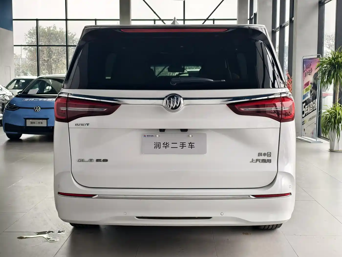 Фото 4 - Buick GL8