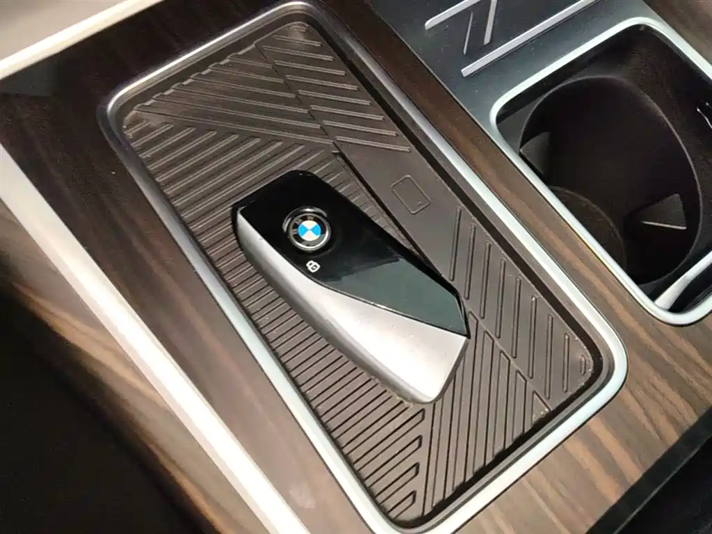 BMW 7 Series 2023 Model 740Li Leading M Sport Package фото 15