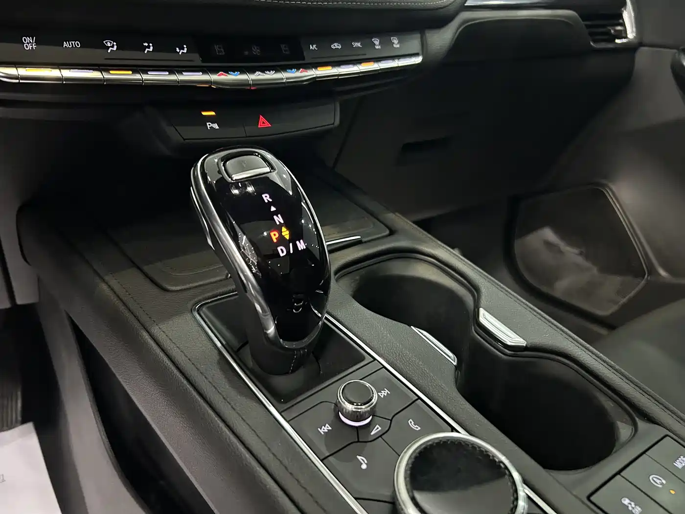 CADILLAC XT4