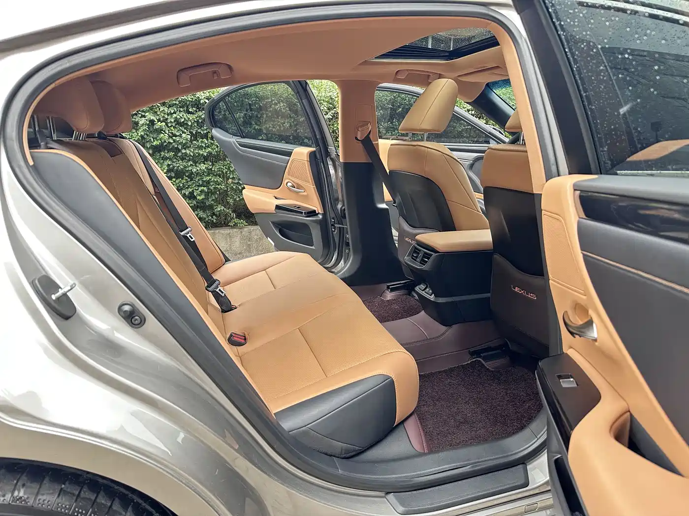 Lexus ES 2021 200 Excellence Edition фото 9