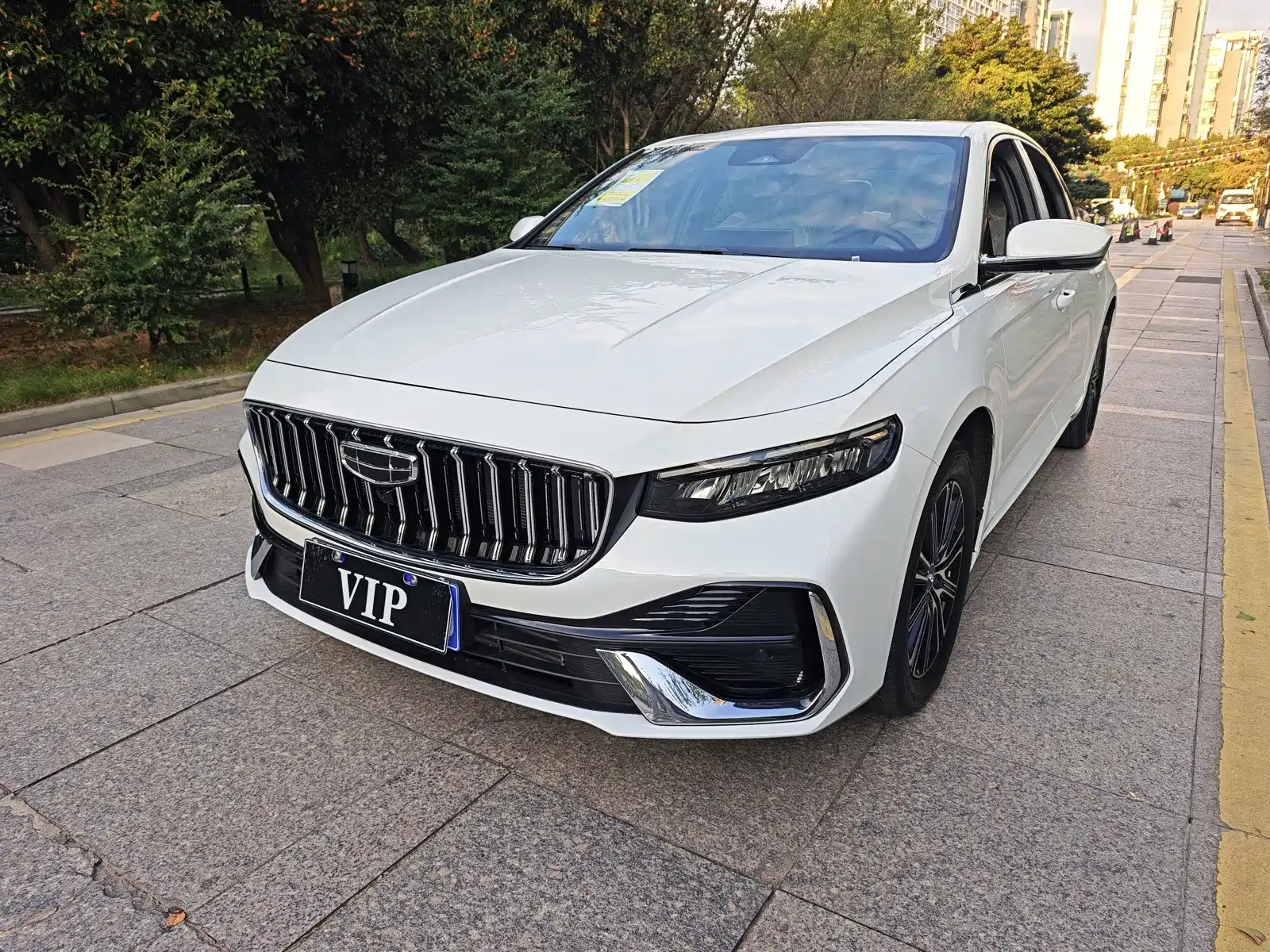 Фото 2 - Geely Preface