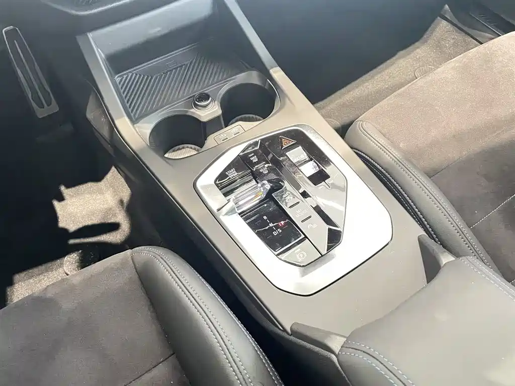 BMW M235L 2025 M235L фото 13