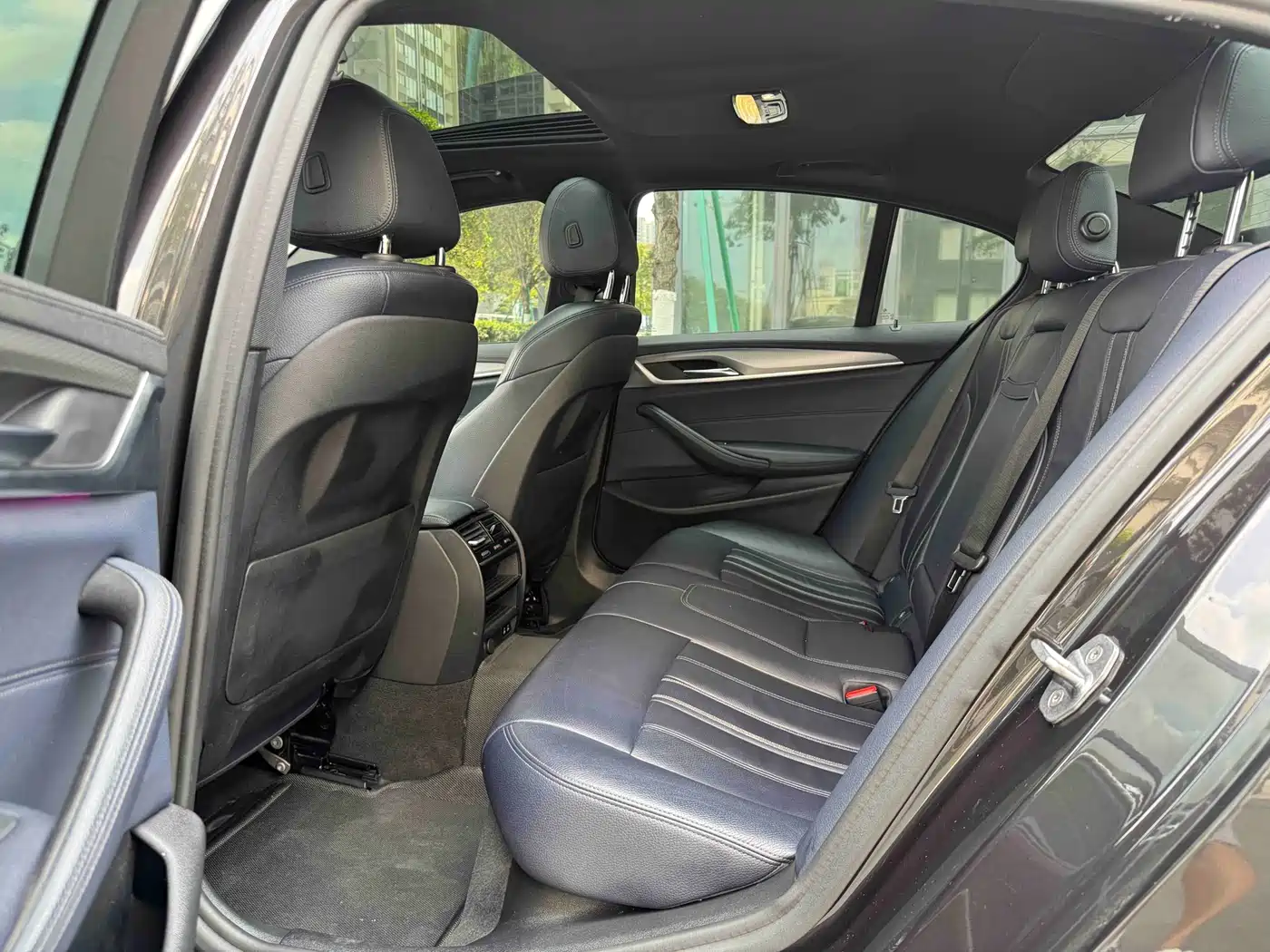 BMW 5 Series (Import) 2020 Model 525i M Sport Package фото 15