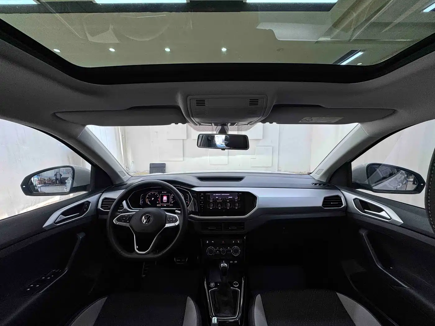 Volkswagen Tanying 2021 280TSI DSG R-Line Intelligent Connect Edition фото 17
