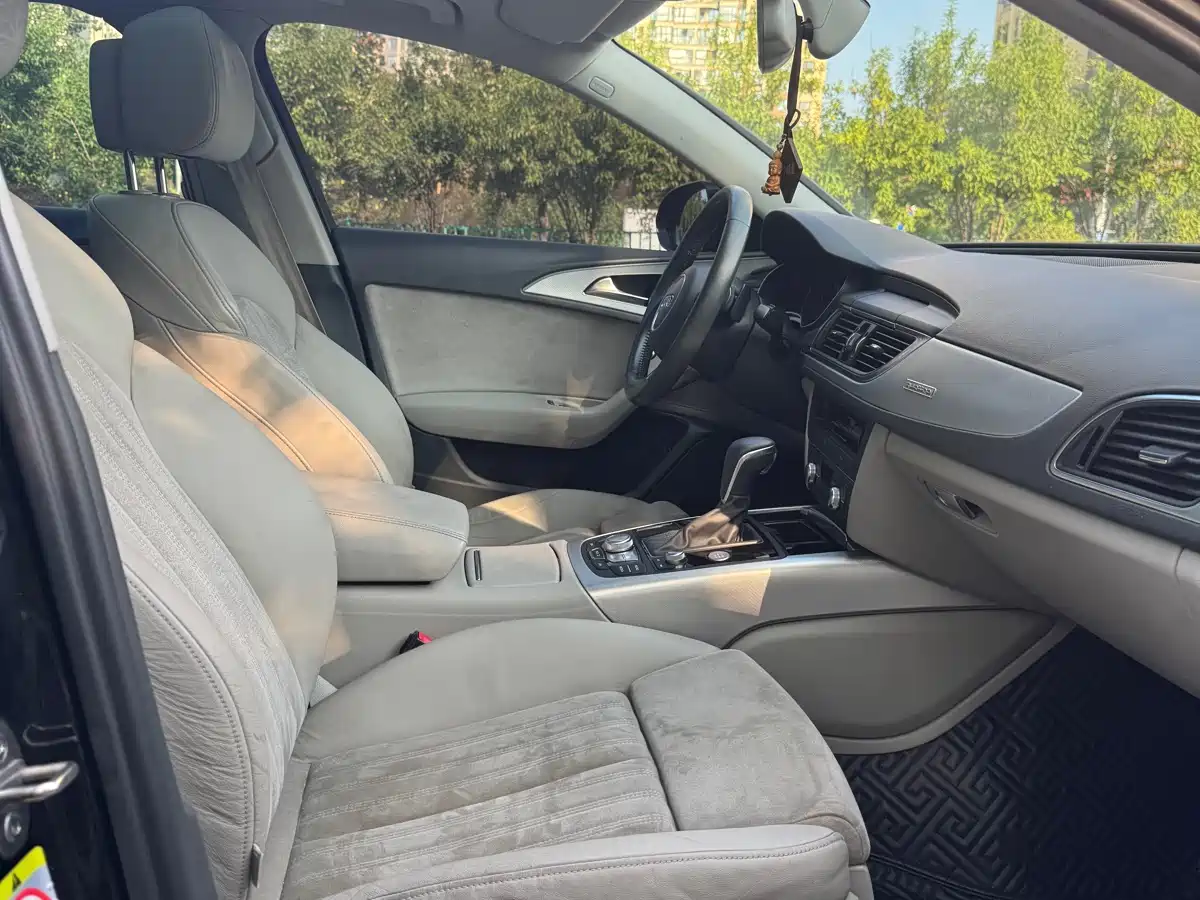 Фото 10 - Audi A6 (Import)
