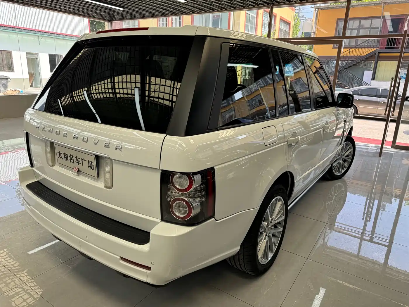 Land Rover Range Rover 2012 5.0 SC V8 Ultimate Genesis Edition фото 7
