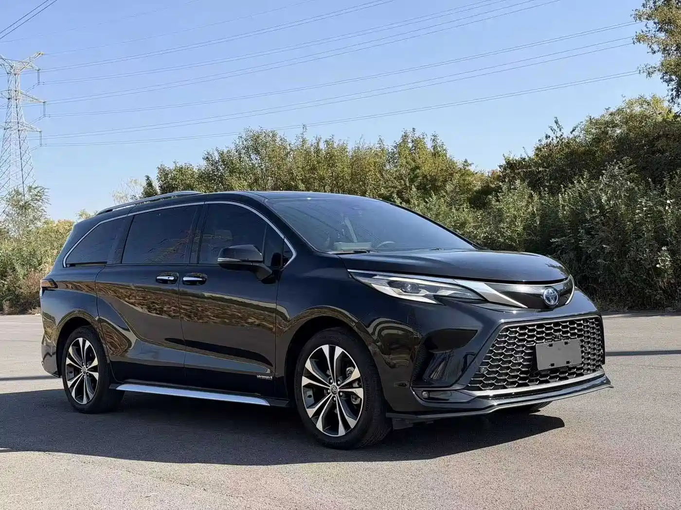 Toyota Granvia 2023 2.5L Hybrid Prestige PLUS Edition фото 2