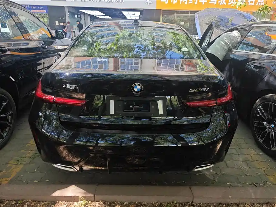 BMW 3 Series 2024 325Li M Sport Package фото 4