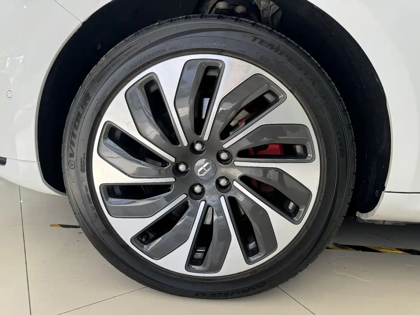 AITO Wenjie AITO M5 2022 Extended Range AWD Performance Edition фото 20