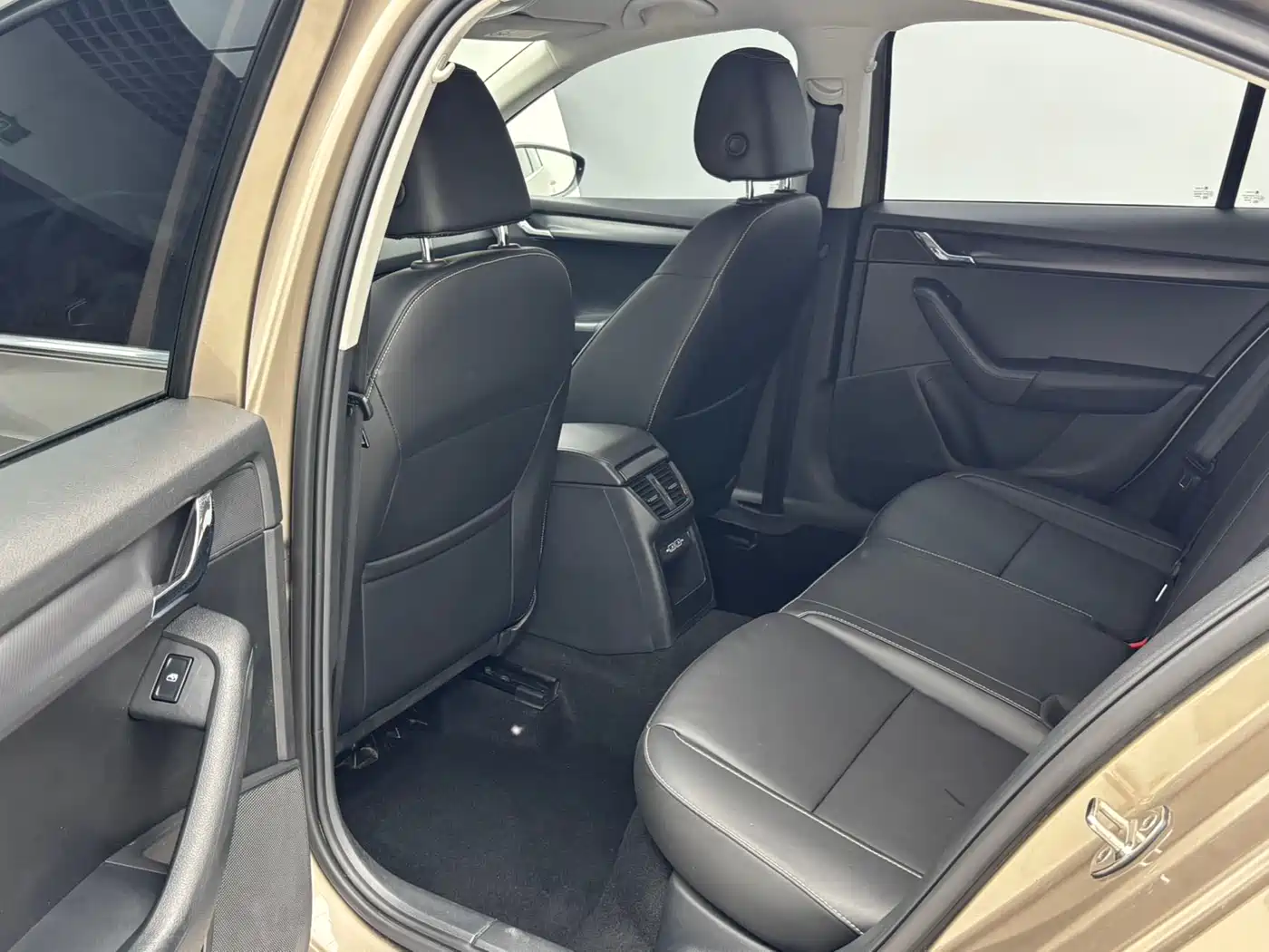 Škoda Octavia 2022 1.5L Automatic Comfort Edition фото 11