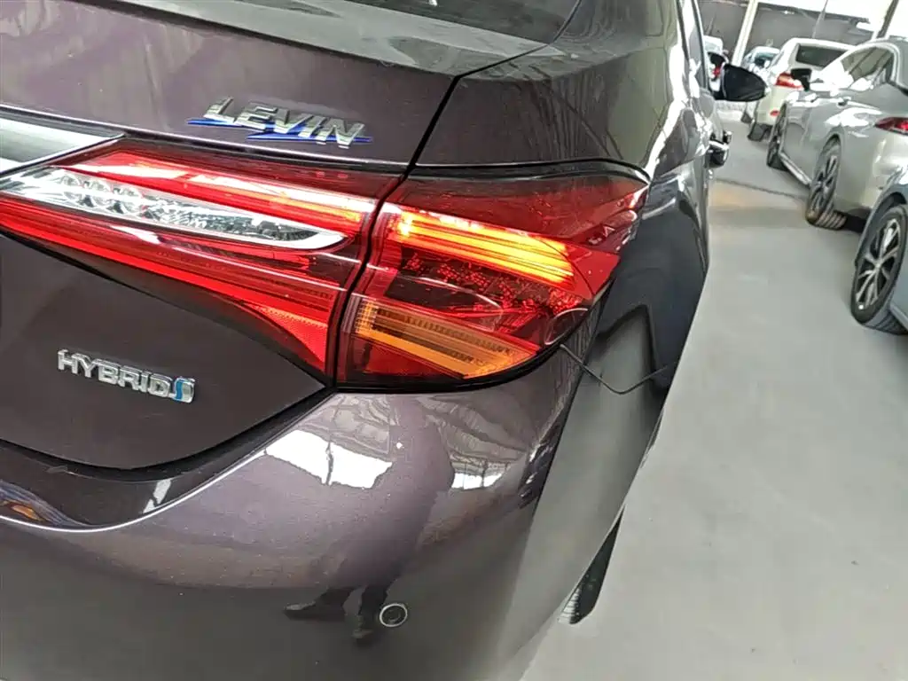 Toyota Levin 2017 Facelift Hybrid 1.8H GS E-CVT Elite Sunroof Edition China V фото 8